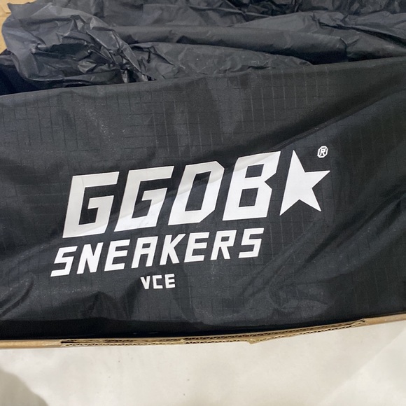 🌟🌟NEW GOLDEN GOOSE SNEAKERS🌟🌟 - Picture 6 of 9